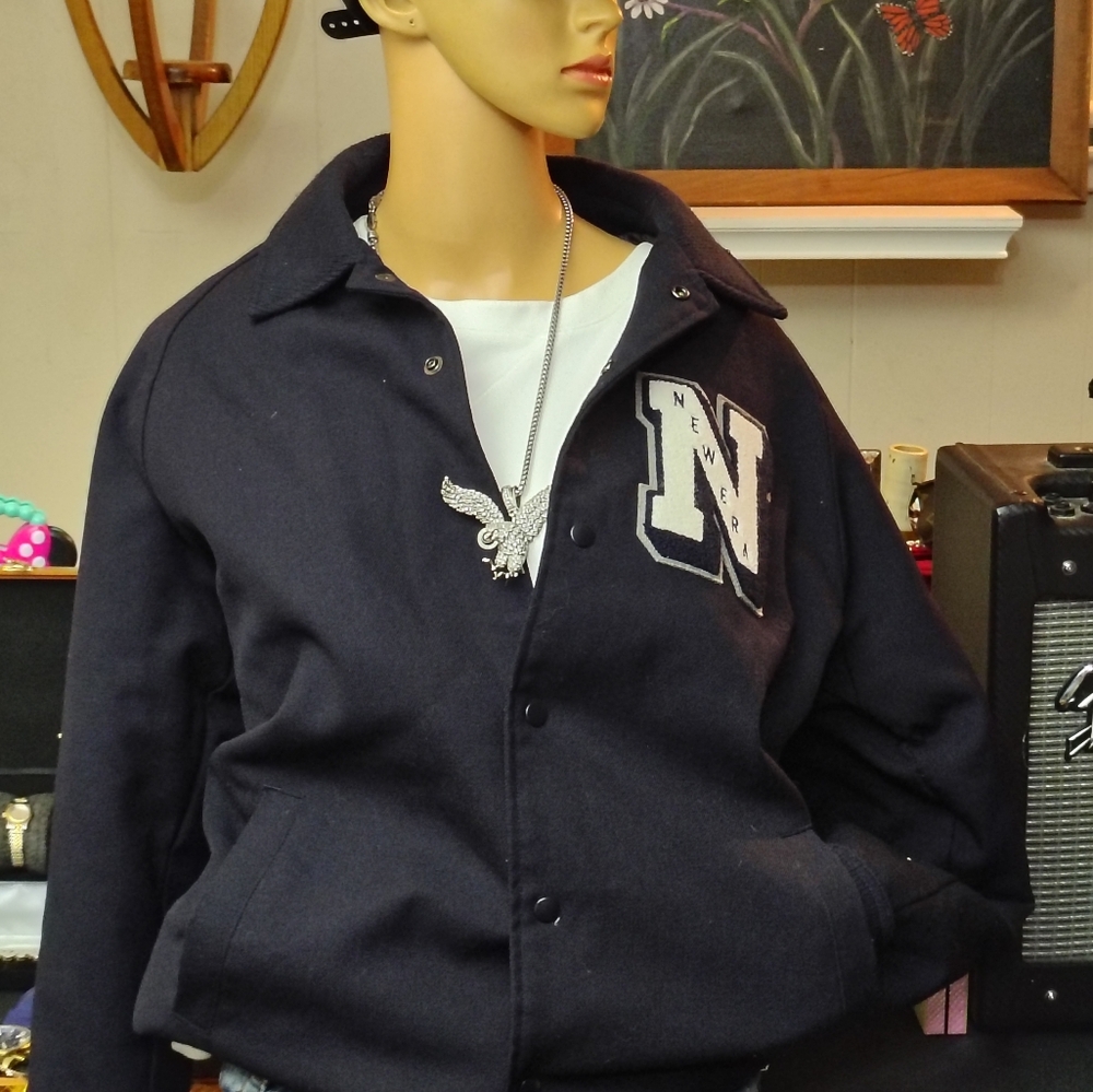 “New Era Varsity Coach Jacket – Navy Snap-Front Statement Piece (Size M)”